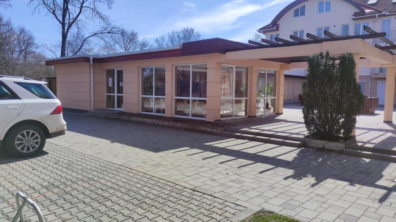 Ketto Ciprus Appartman 2 Hajdúszoboszló Eksteriør billede